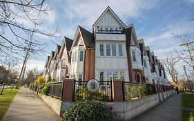 Triple Tiered Townhouse